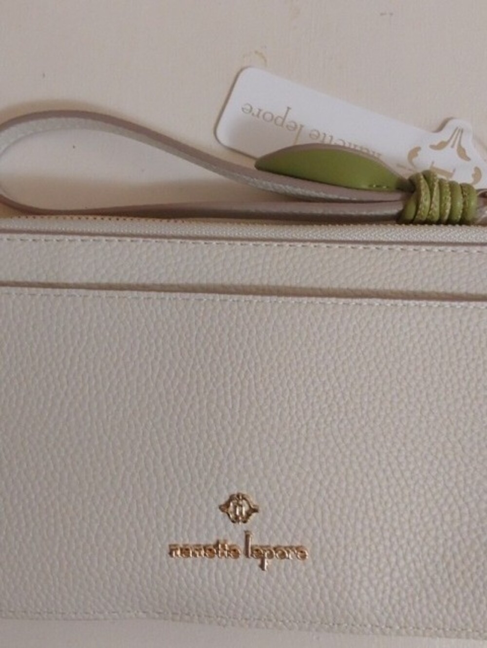 ** Reserved ** Nanette Lepore White Floral Appliqué Wristlet Clutch - Picture 3 of 7